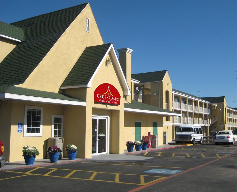 The Crossroads Hotel And Suites Irving Exterior photo